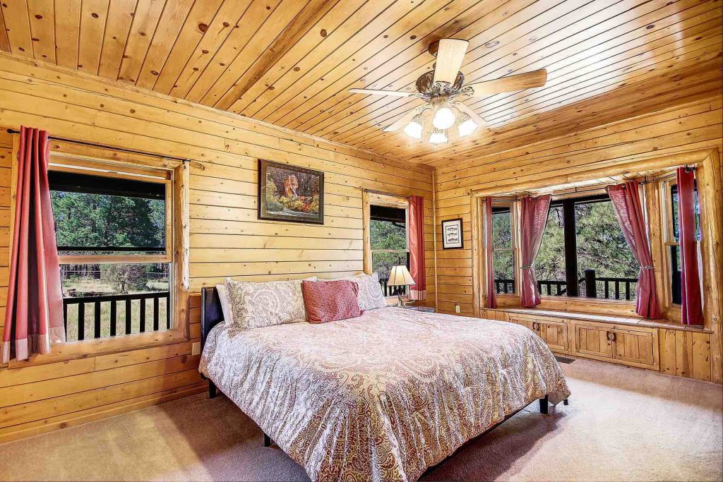 Romantic Flagstaff Cabin